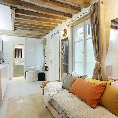 Apartment Le Marais By Studio Prestige-2